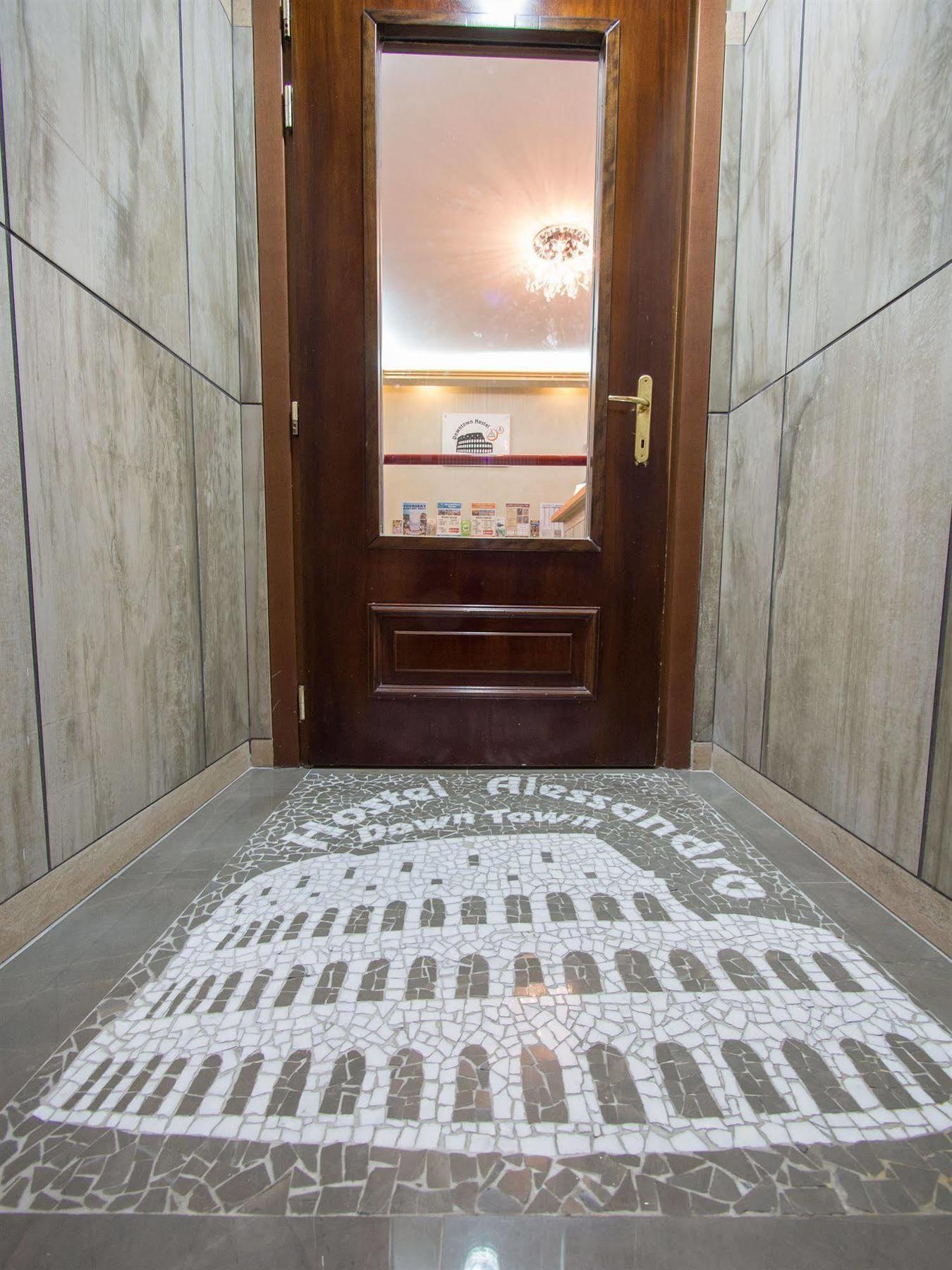 Albergue Alessandro Downtown & Bar *